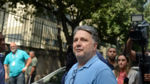 TRE-RJ restringe campanha de Garotinho até decidir sobre registro