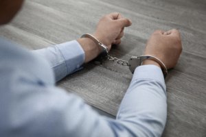 prisão algemas ANPP processo penal