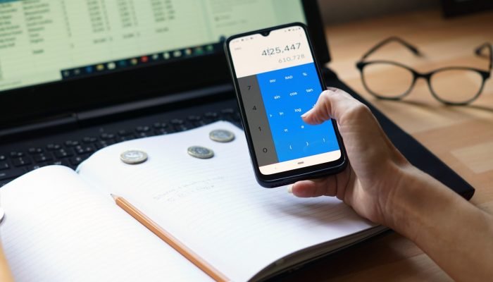 Cliente que teve celular furtado deve ser indenizada por causa dos danos morais