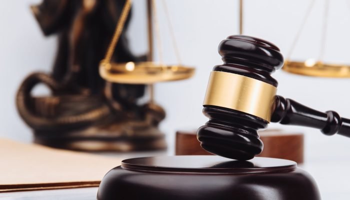 Atestado médico não indicava expressamente a impossibilidade participação na audiência